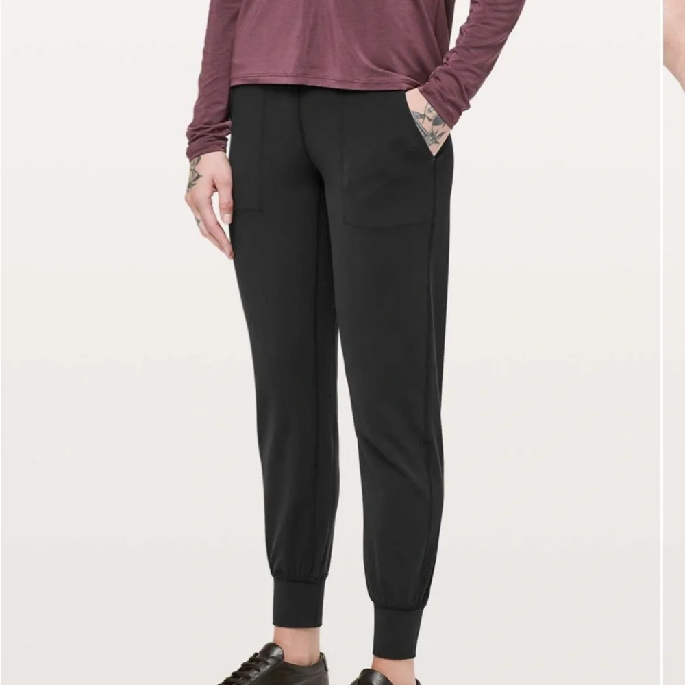Lululemon Align Jogger 28″ • Black • Size 6 - Picture 4 of 9